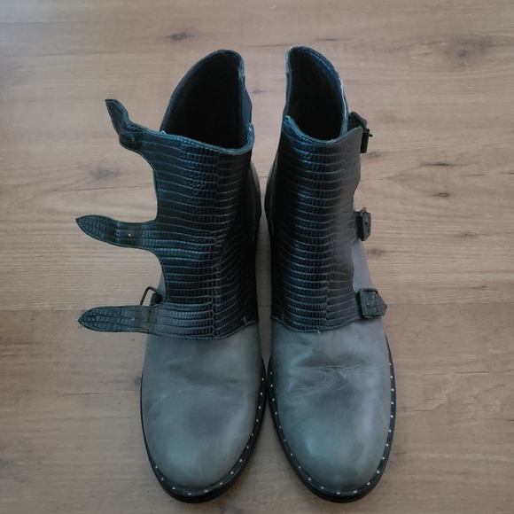 FRĒDA SALVADOR Leather Ankle Boots - Picture 7 of 16